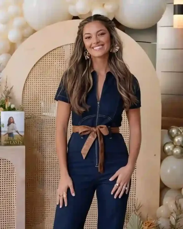 1730824456 270 Demi Leigh Nel Peters Measurements bio height weight shoe and bra size.webp