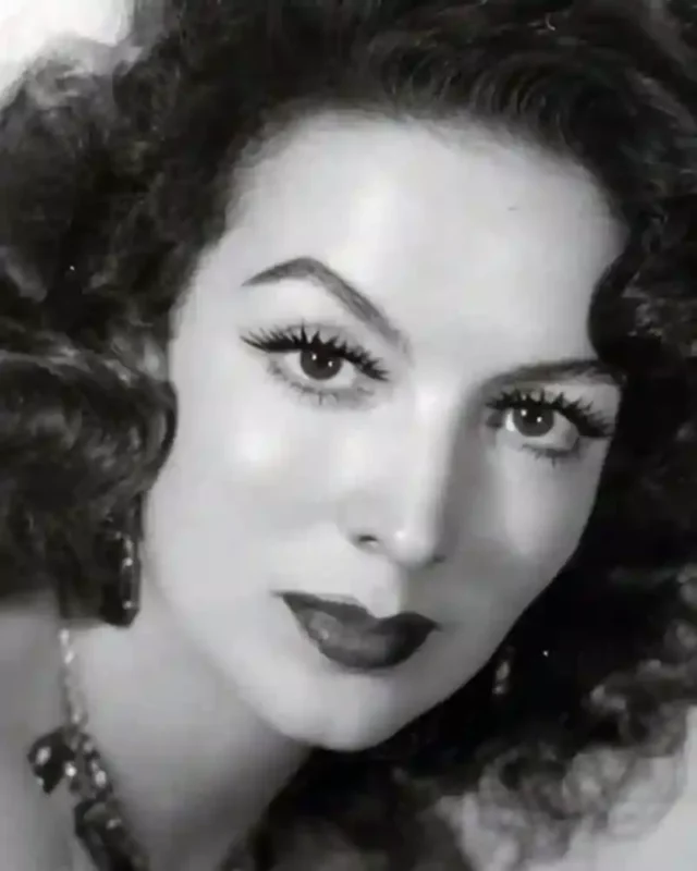 1730892027 983 Maria Felix Measurements bio height weight shoe and bra size.webp