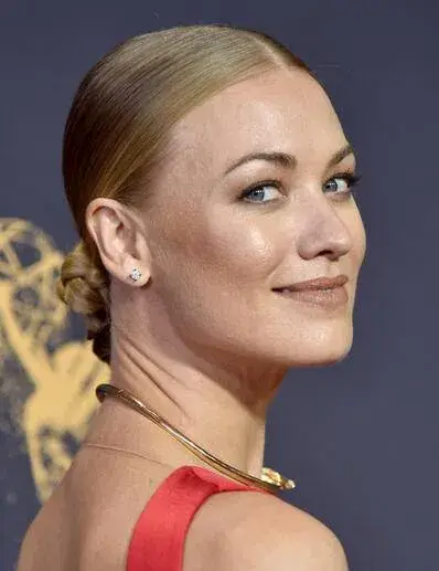 1731061134 152 Yvonne Strahovski measurements bio heightweight shoe and bra size.webp