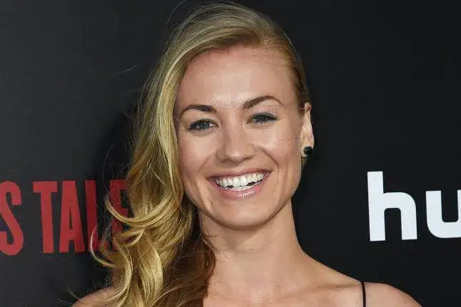 1731061134 755 Yvonne Strahovski measurements bio heightweight shoe and bra size.webp