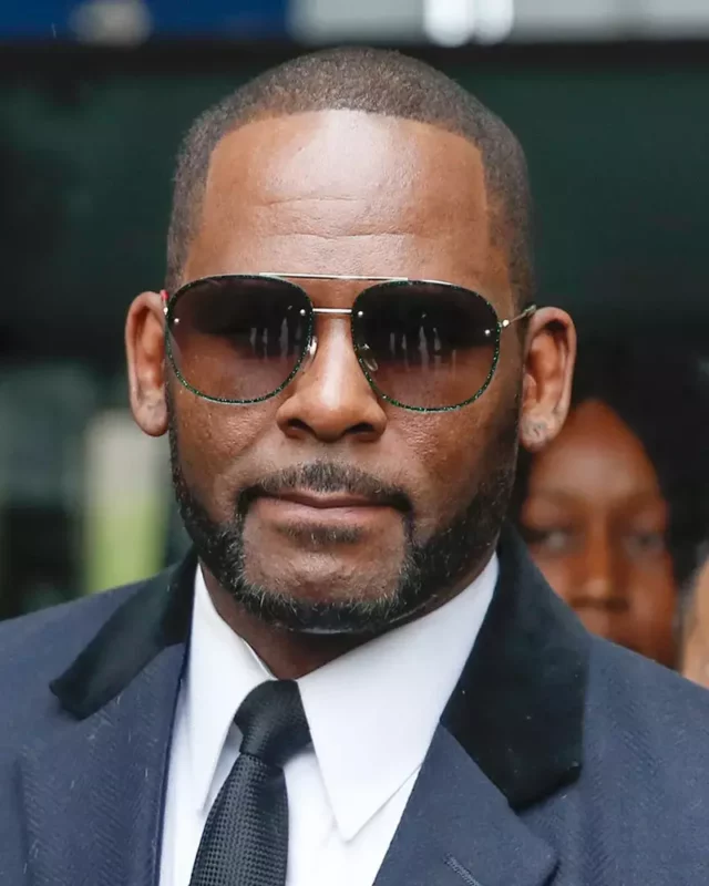 1731075653 342 R Kelly measurements bio heightweight shoe size.webp