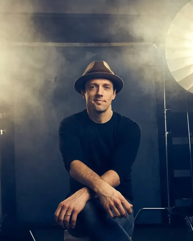 1731089854 322 Jason Mraz measurements bio heightweight shoe size.webp