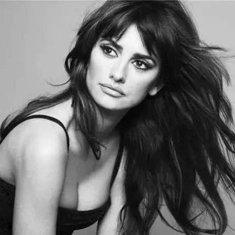 1731272763 165 Penelope Cruz measurements bio heightweight shoe and bra size.webp