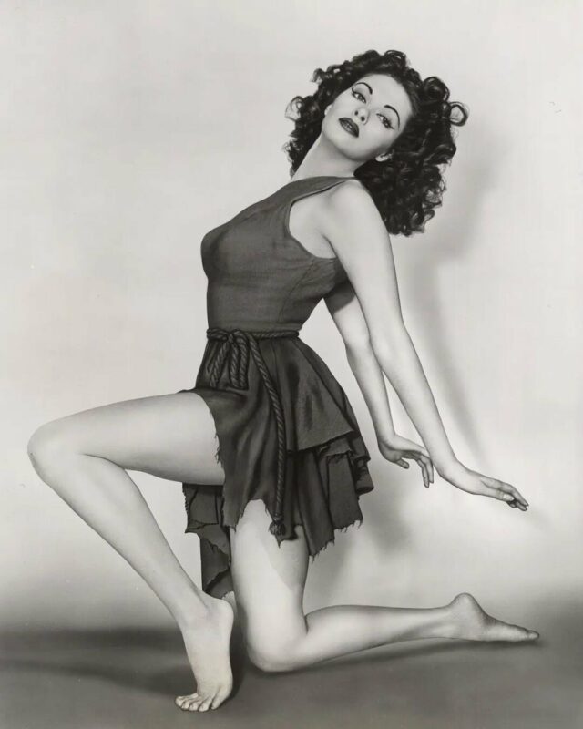 1731320546 90 Yvonne De Carlo measurements bio height weight shoe and bra