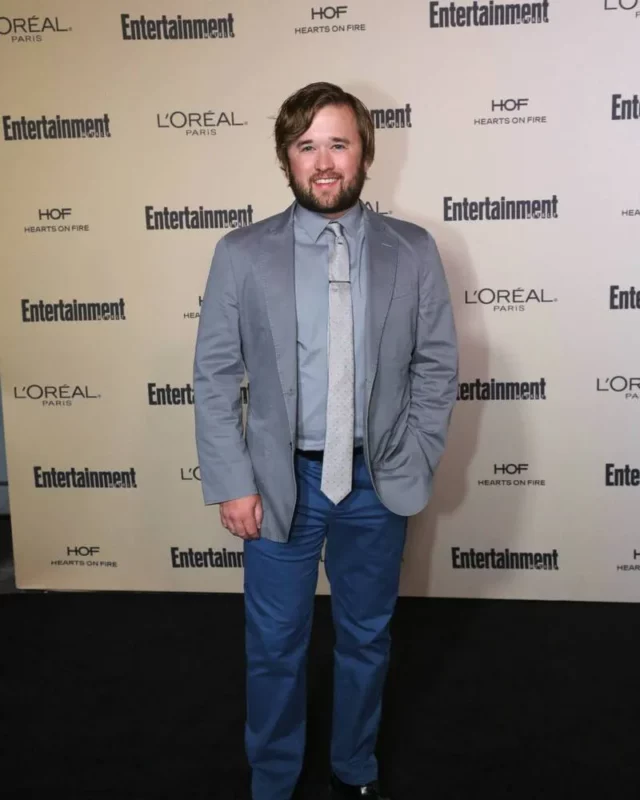 1731330608 914 Haley Joel Osment measurements bio height weight shoe size.webp