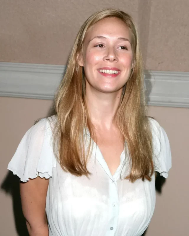 Liza Weil measurements bio heightweight shoe and bra size.webp