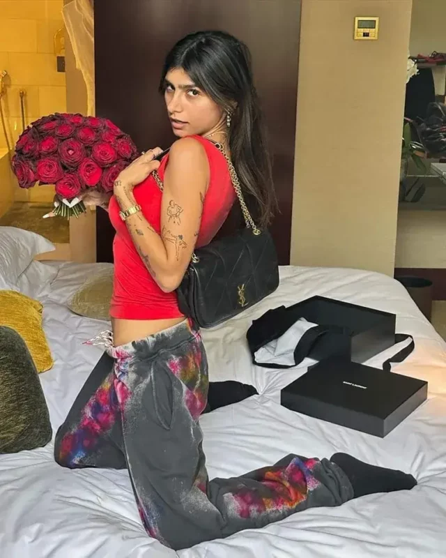 Mia Khalifa measurements bio heightweight shoe and bra size.webp