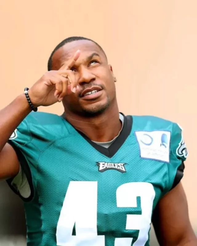 1737916066 119 Darren Sproles Measurements bio height weight shoe size.webp