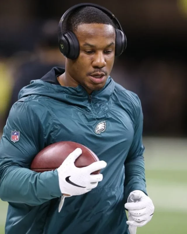 Darren Sproles Measurements bio height weight shoe size.webp
