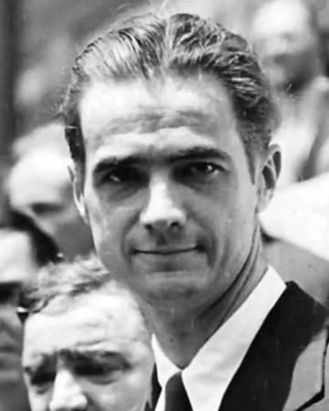 Howard Hughes Measurements bio height weight shoe size.webp